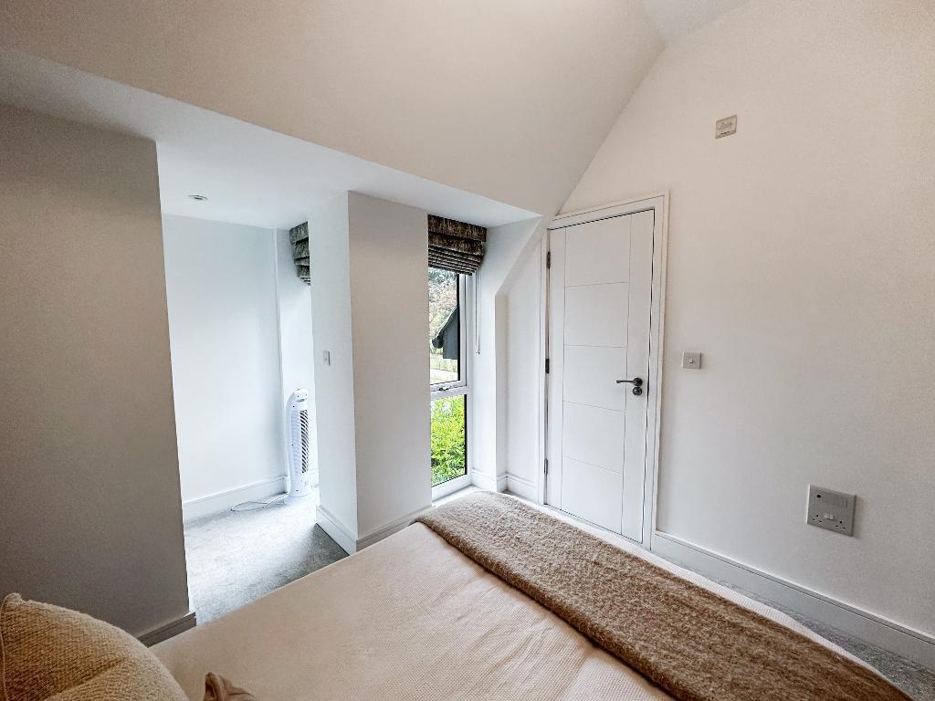 Additional property image - Croham Valley Road, South Croydon, Surrey, CR2 7NA