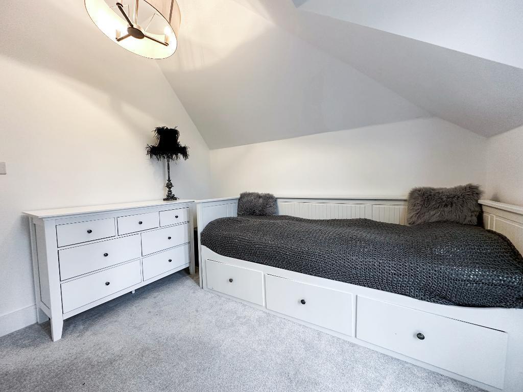 Additional property image - Croham Valley Road, South Croydon, Surrey, CR2 7NA