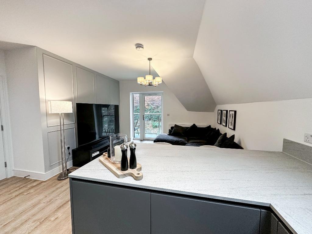 Additional property image - Croham Valley Road, South Croydon, Surrey, CR2 7NA