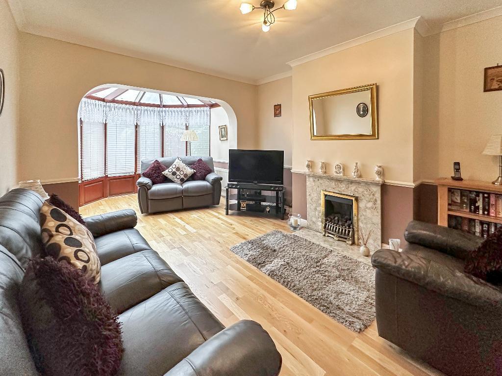 Additional property image - Limpsfield Road, Warlingham, Surrey, CR6 9RJ