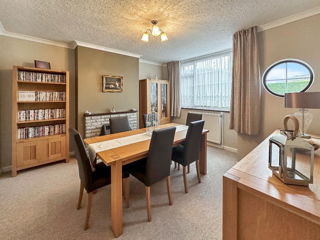 Additional property image - Limpsfield Road, Warlingham, Surrey, CR6 9RJ