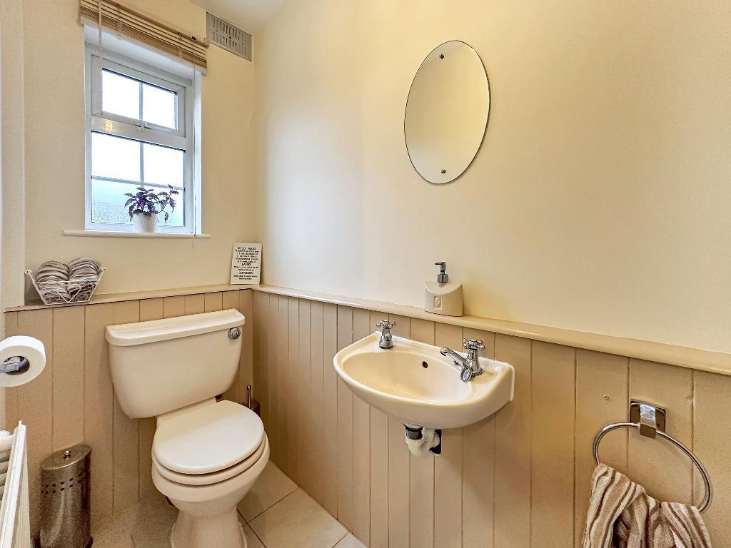 Additional property image - Limpsfield Road, Warlingham, Surrey, CR6 9RJ