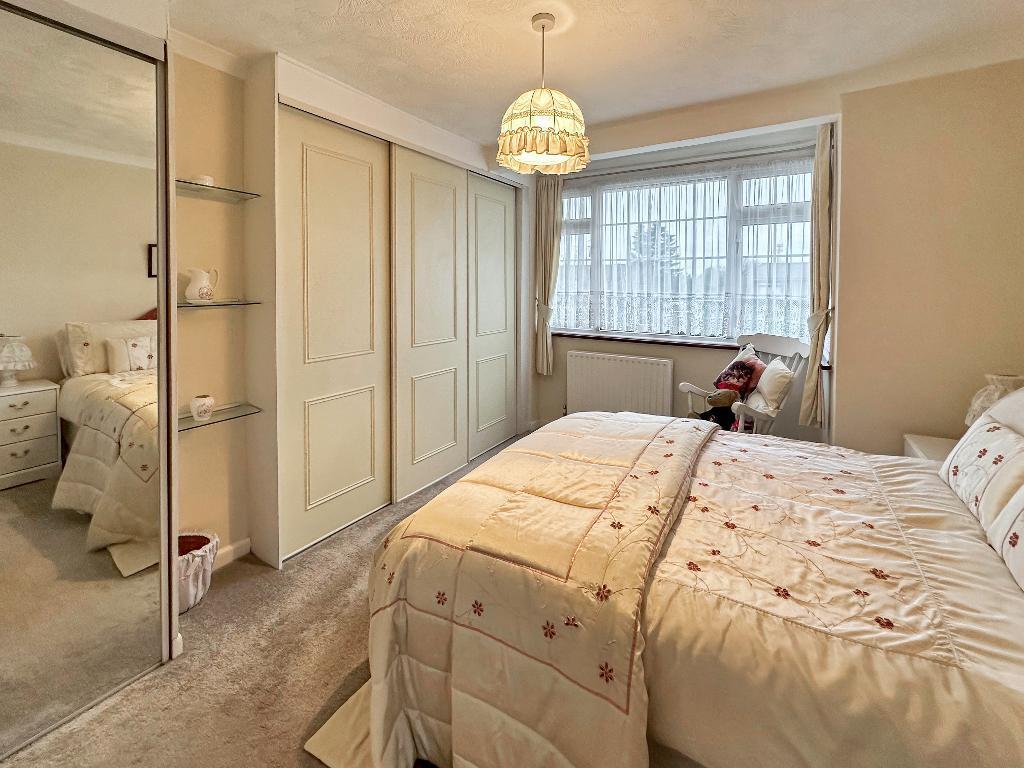Additional property image - Limpsfield Road, Warlingham, Surrey, CR6 9RJ
