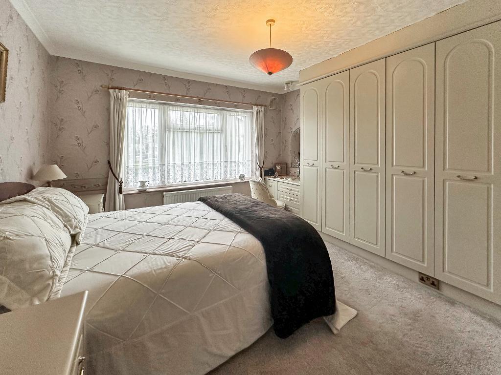 Additional property image - Limpsfield Road, Warlingham, Surrey, CR6 9RJ