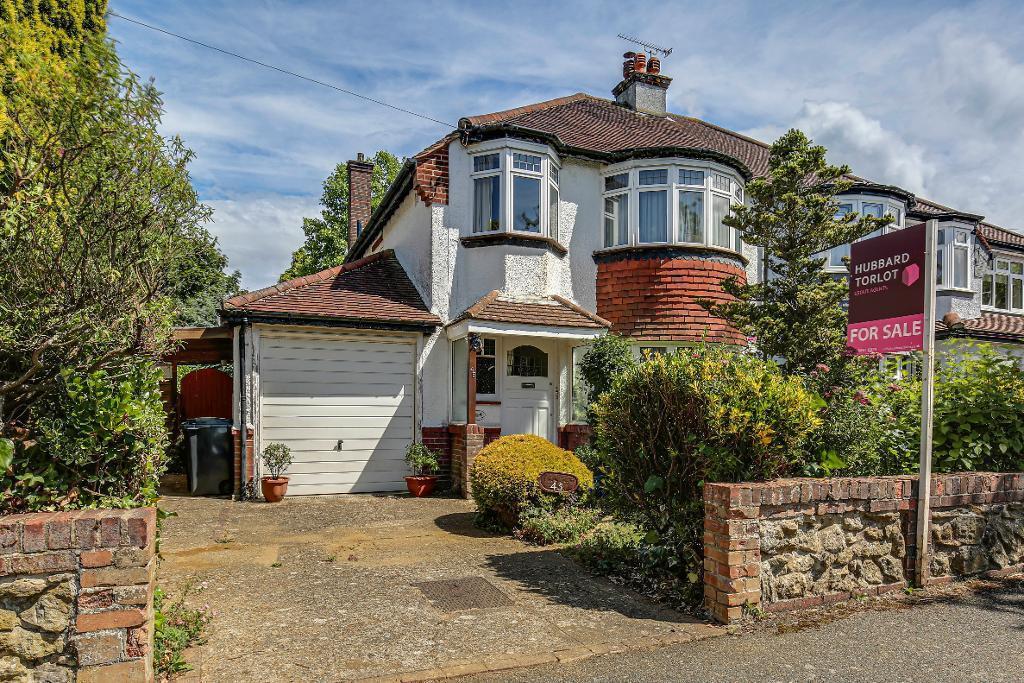 Main image of property: Montague Avenue, Sanderstead, South Croydon, CR2 9NL