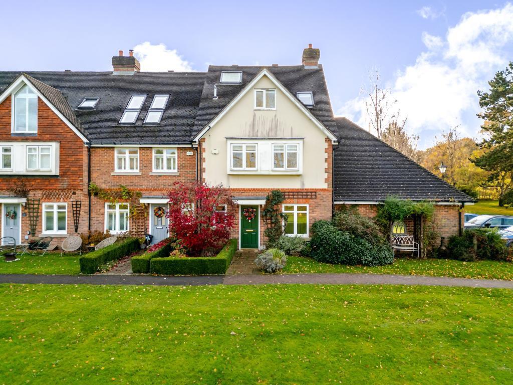 Main image of property: Parkside Mews, Warlingham, Surrey, CR6 9PU