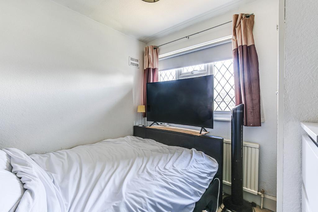 3 bedroom detached house for sale in North Down, Sanderstead, Surrey