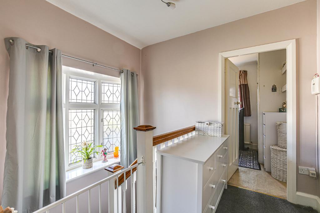 3 bedroom detached house for sale in North Down, Sanderstead, Surrey