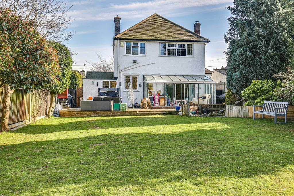 3 bedroom detached house for sale in North Down, Sanderstead, Surrey
