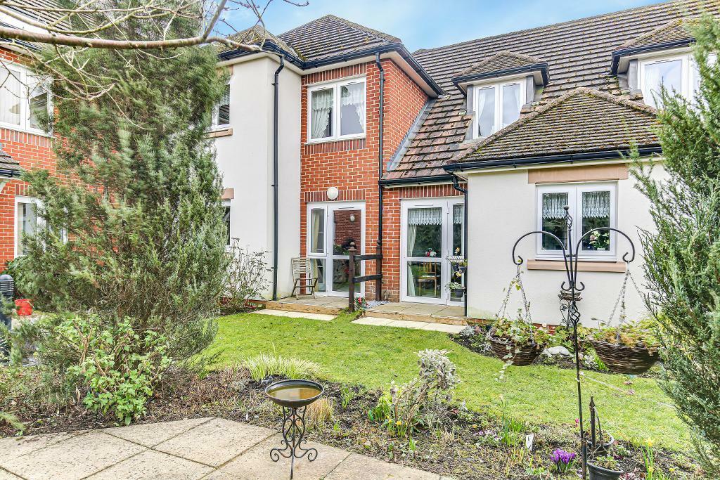 1 bedroom retirement property for sale in Harewood Court, 545