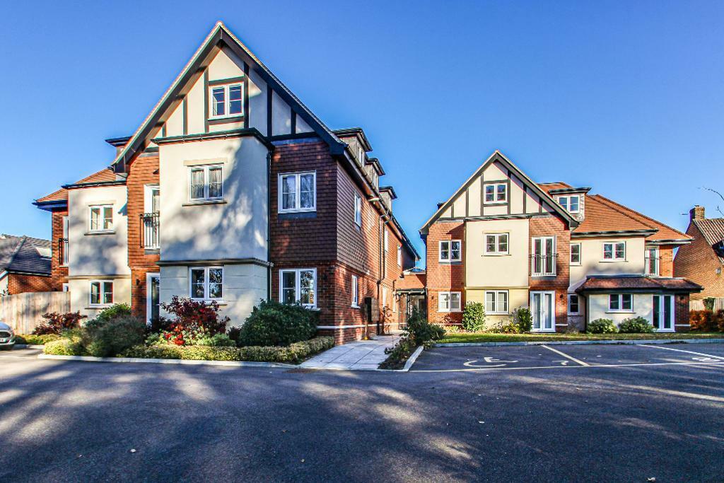 2 bedroom apartment for sale in Limpsfield Road, Warlingham, Surrey