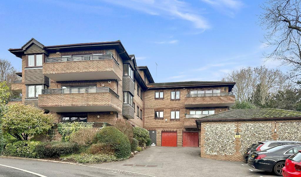 2 bedroom apartment for sale in Whytebeam View, Whyteleafe, CR3 0AU, CR3