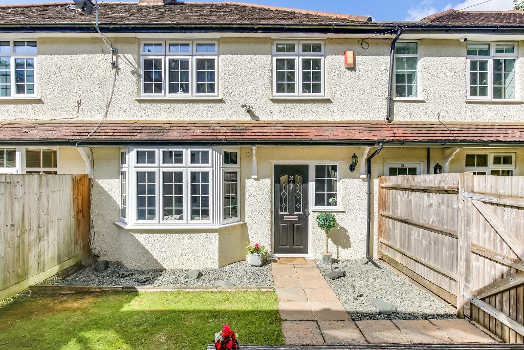 3 bedroom terraced house for sale in Court Bushes Road, Whyteleafe