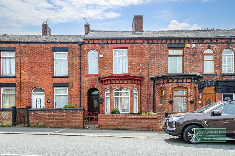 3 bedroom terraced house for sale in Dewsnap Lane, Dukinfield, SK16 4UH