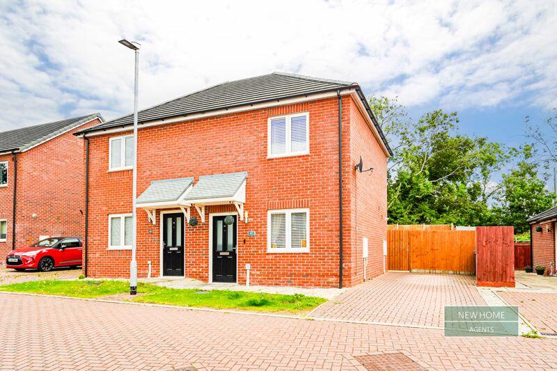 2 bedroom semidetached house for sale in Kingfisher Close, Cherry