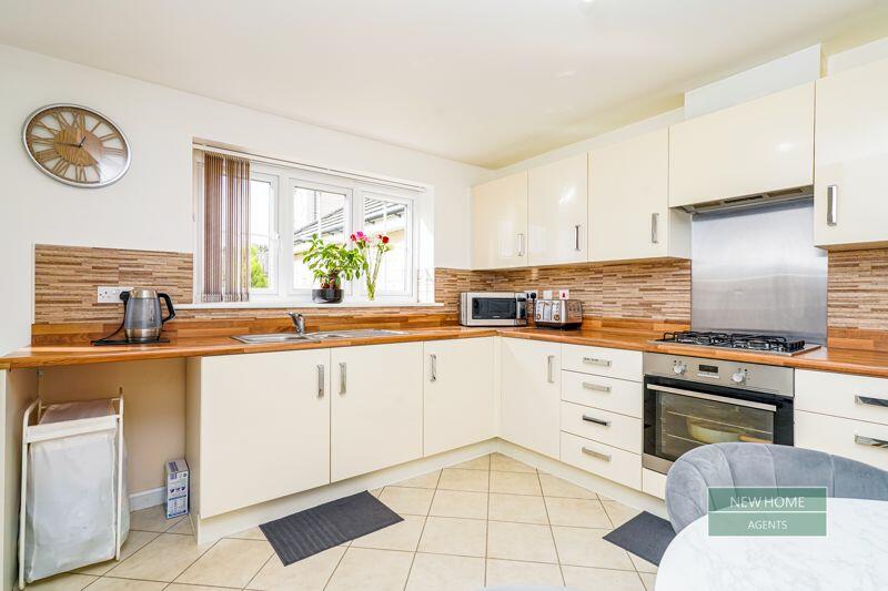 Additional property image - Beacon Hill, Braithwaite, Keighley, BD22 6FE