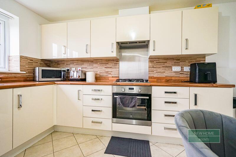 Additional property image - Beacon Hill, Braithwaite, Keighley, BD22 6FE
