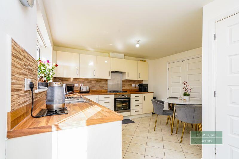 Additional property image - Beacon Hill, Braithwaite, Keighley, BD22 6FE