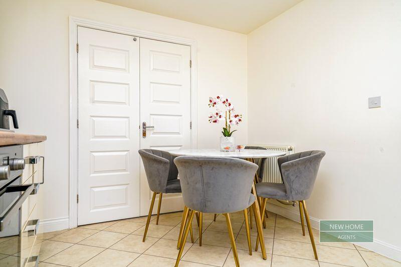 Additional property image - Beacon Hill, Braithwaite, Keighley, BD22 6FE