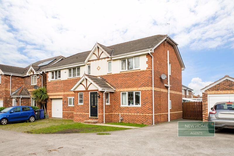 Main image of property: Chatsworth Drive, Rossington, Doncaster, DN11 0FE