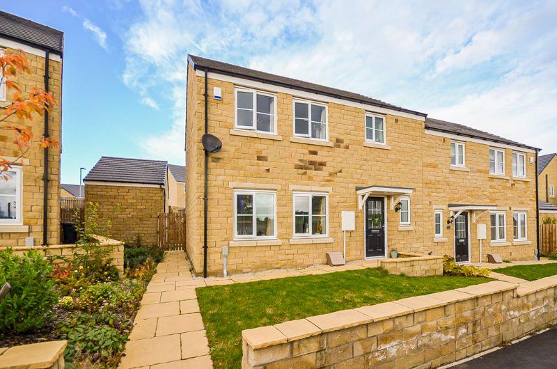 3 bedroom semidetached house for sale in 55 Barnsley Road, Wakefield, WF4 4DW , WF4