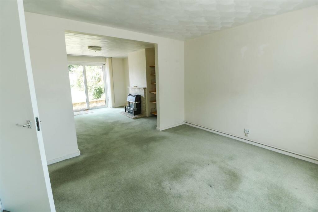 3 bedroom semidetached house for sale in Great Leylands, Harlow, CM18