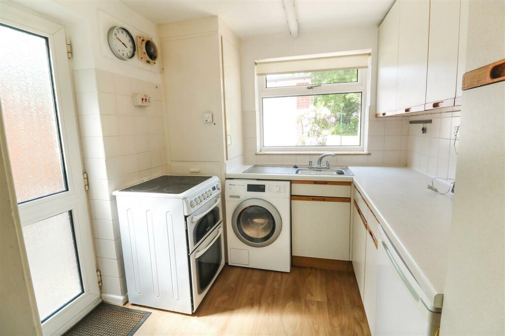 3 bedroom semidetached house for sale in Great Leylands, Harlow, CM18