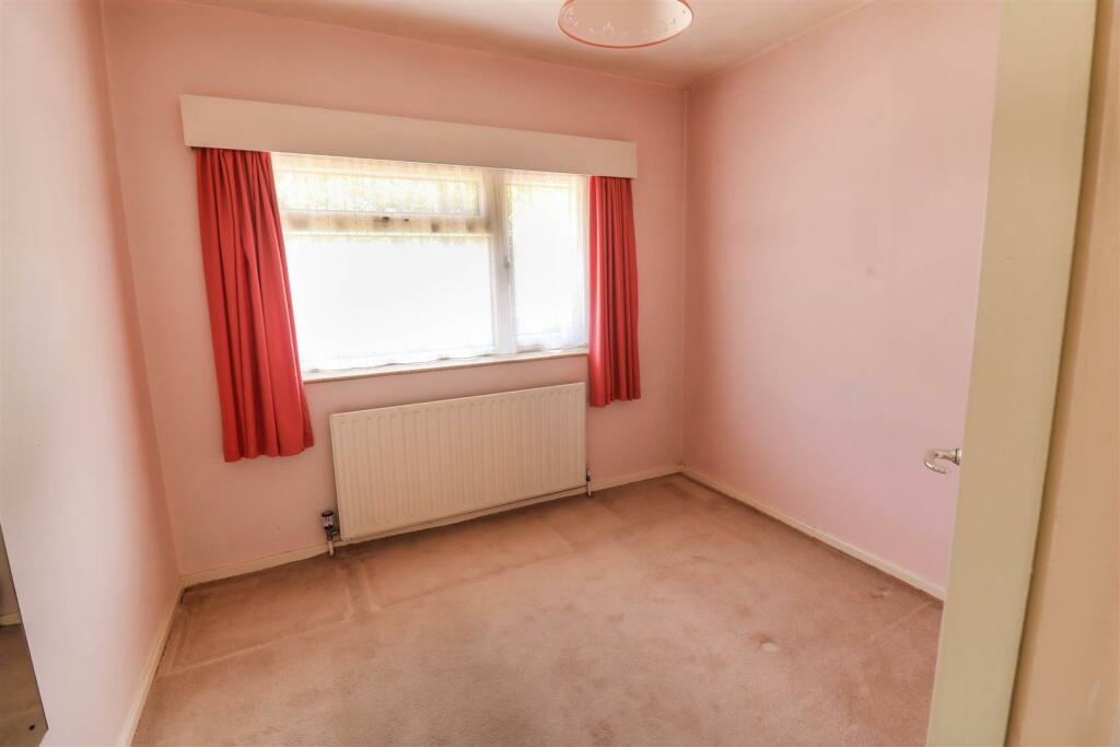 3 bedroom semidetached house for sale in Great Leylands, Harlow, CM18