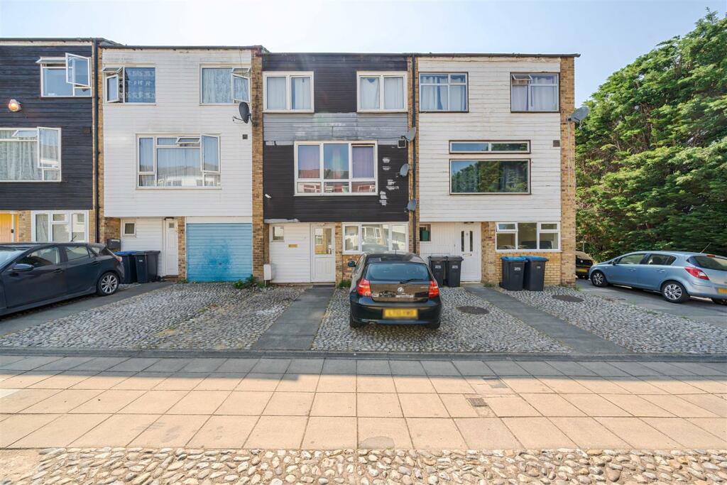 6 bedroom house for sale in Morley Grove, Harlow, CM20