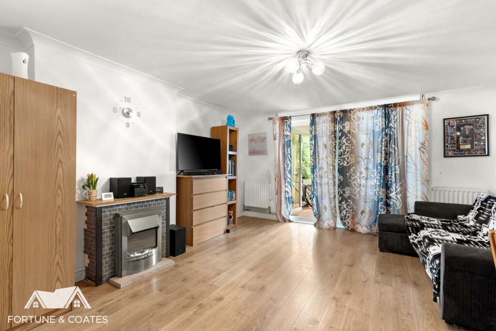 Additional property image - Fold Croft, Harlow