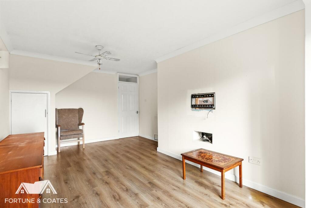 Additional property image - Barn Mead, Harlow