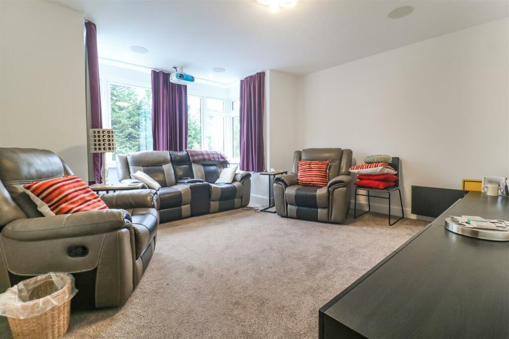 Additional property image - Hamlet Hill, Roydon, Harlow