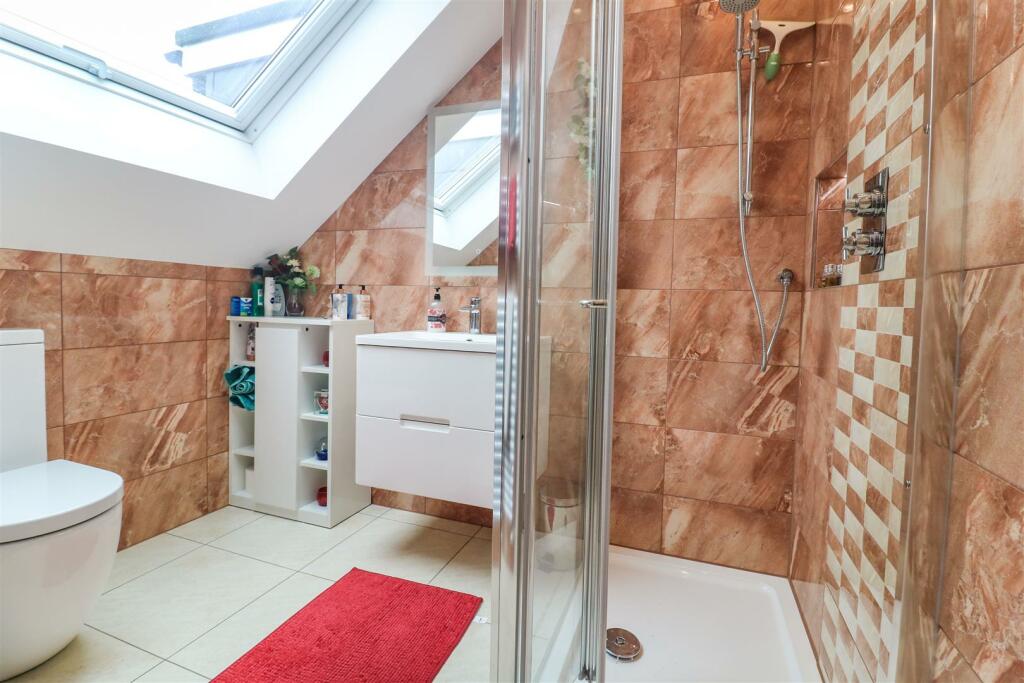Additional property image - Hamlet Hill, Roydon, Harlow