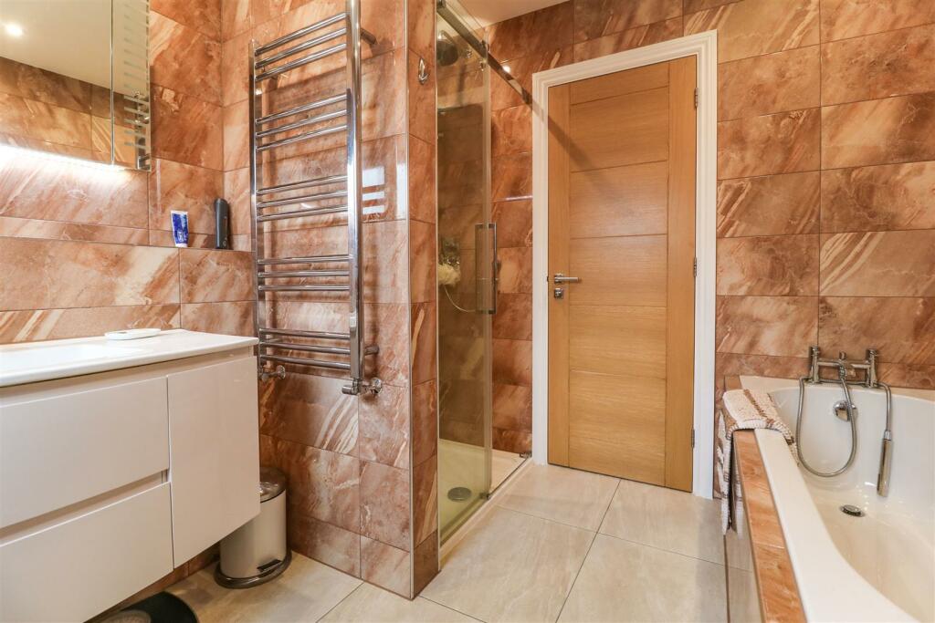 Additional property image - Hamlet Hill, Roydon, Harlow