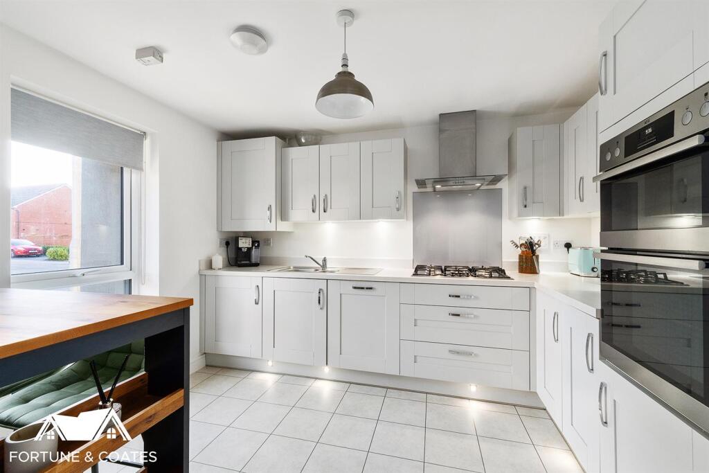 Additional property image - Aspen Way, Harlow