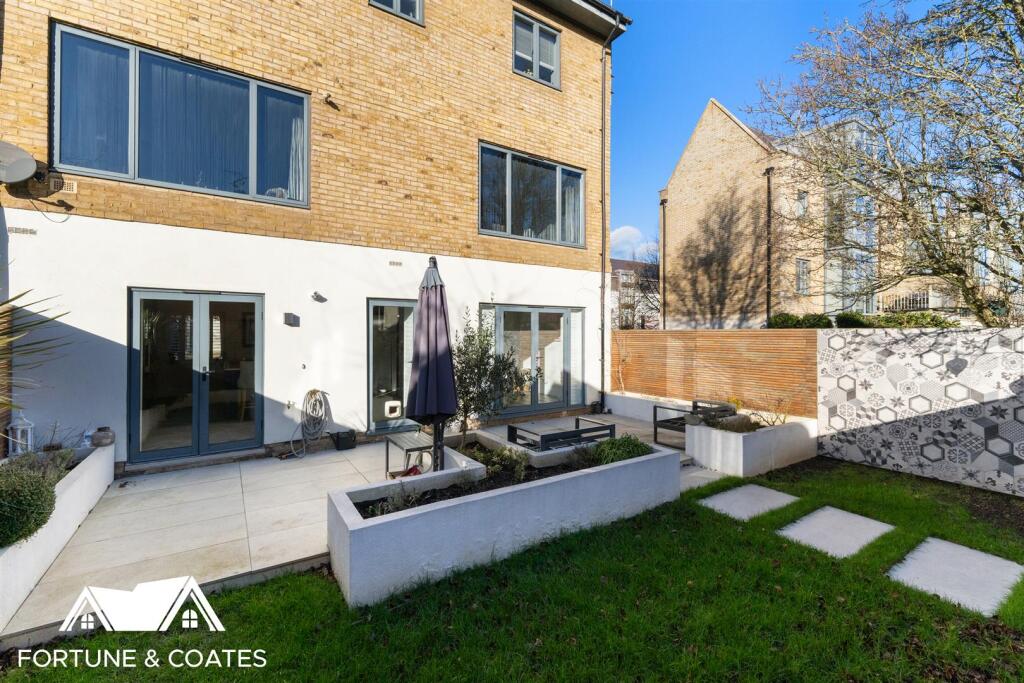 Additional property image - The Chase, Newhall, Harlow