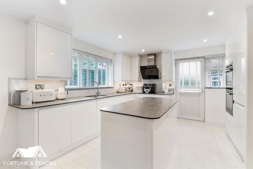 Additional property image - Rushton Grove, Harlow