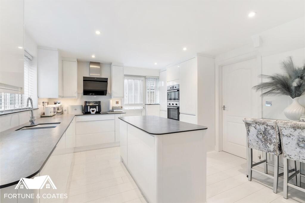 Additional property image - Rushton Grove, Harlow