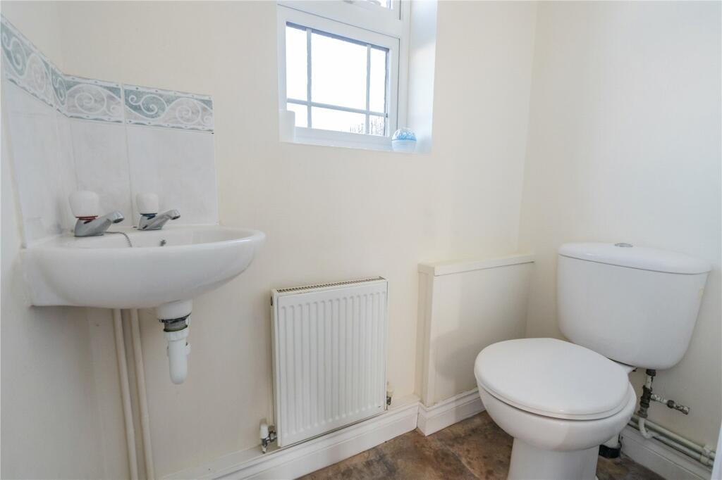 Link Detached House to rent on Swales Road, Humberston, Grimsby, North