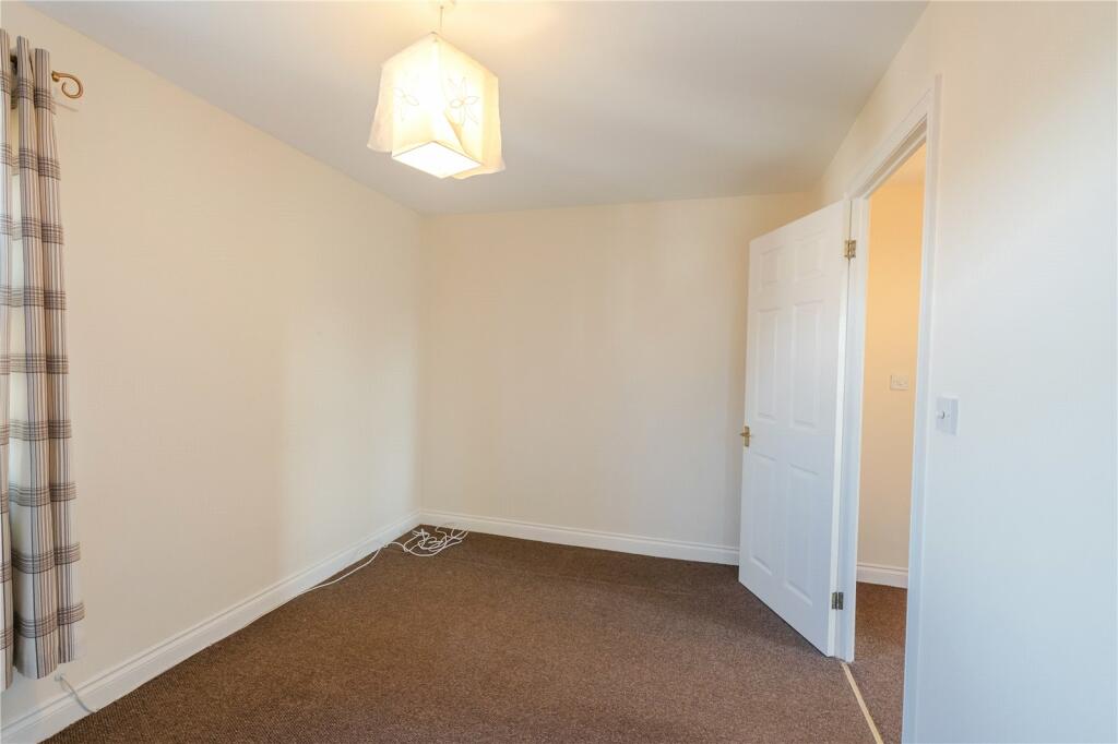 Link Detached House to rent on Swales Road, Humberston, Grimsby, North