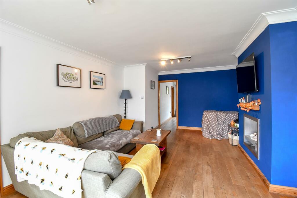 Additional property image - Hawthorn Road, Barry