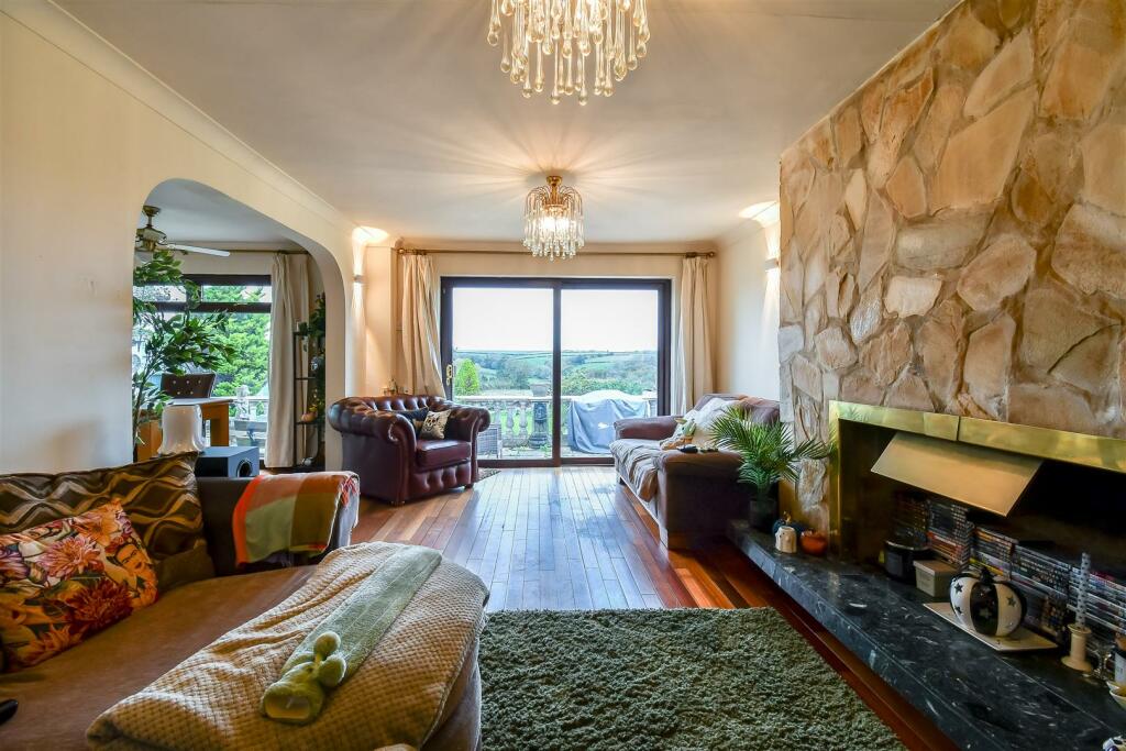 Additional property image - Viaduct View, Porthkerry, Rhoose