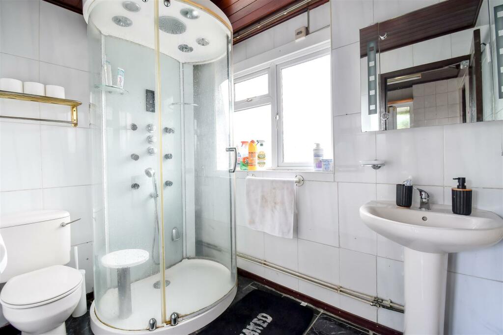 Additional property image - Viaduct View, Porthkerry, Rhoose