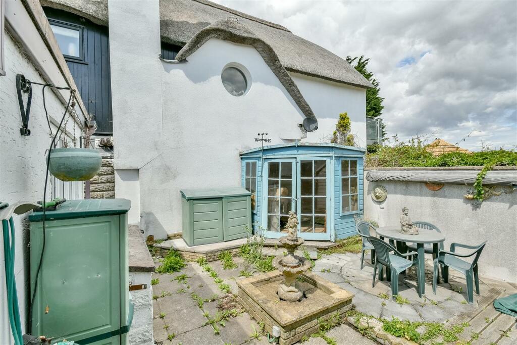 Additional property image - Viaduct View, Porthkerry, Rhoose