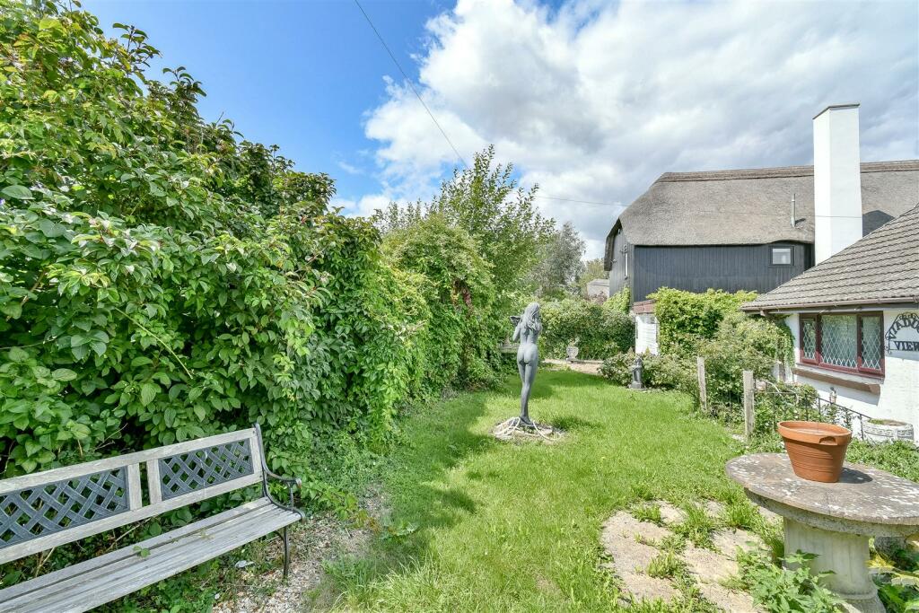 Additional property image - Viaduct View, Porthkerry, Rhoose