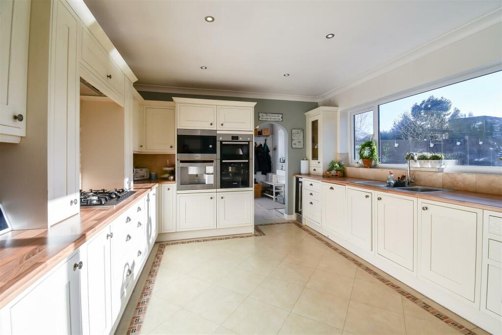 Additional property image - Highlight Lane, Barry