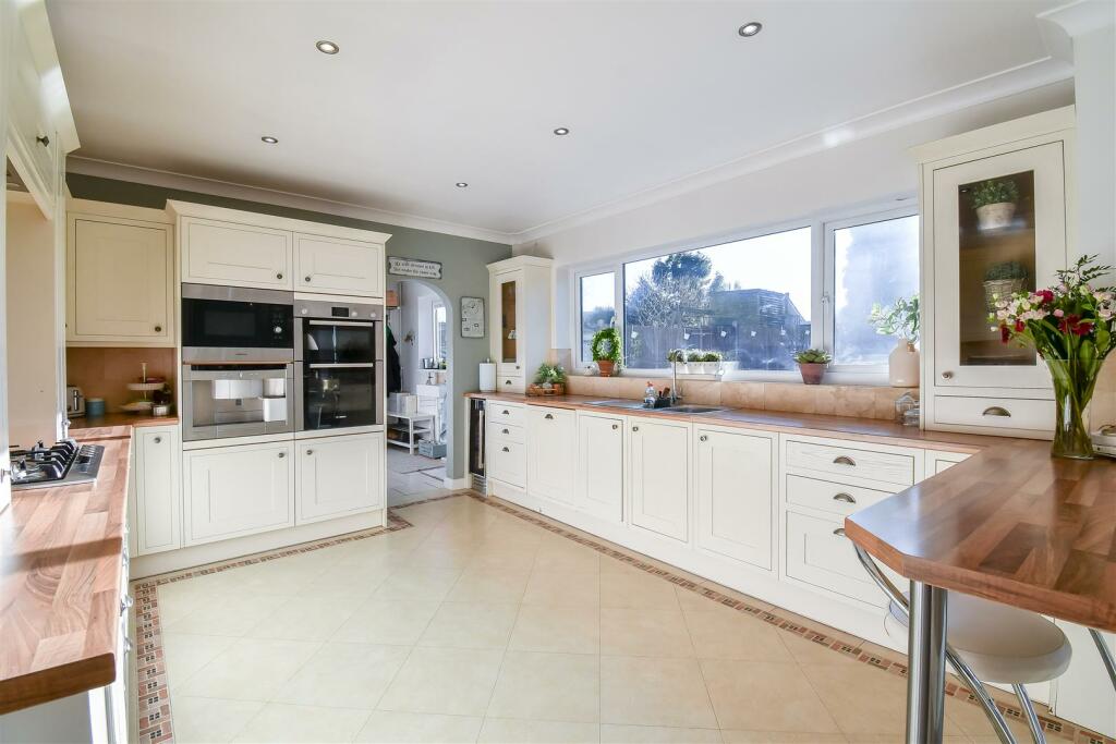 Additional property image - Highlight Lane, Barry