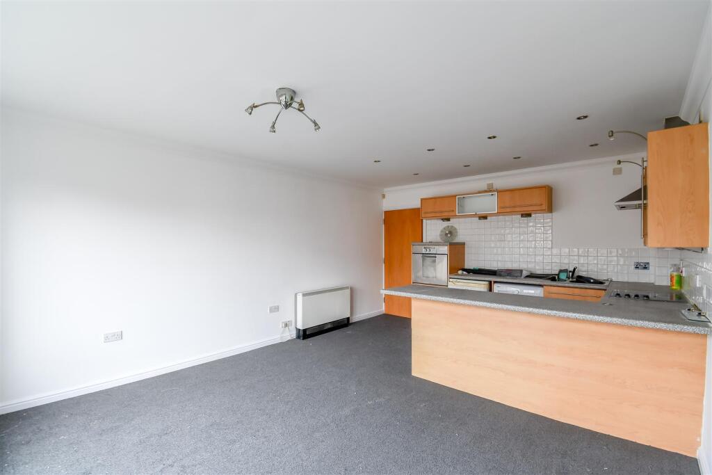 Additional property image - Heol Cilffrydd, Barry
