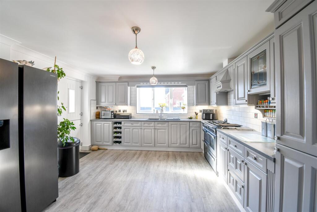 Additional property image - Clos Yr Wylan, Barry