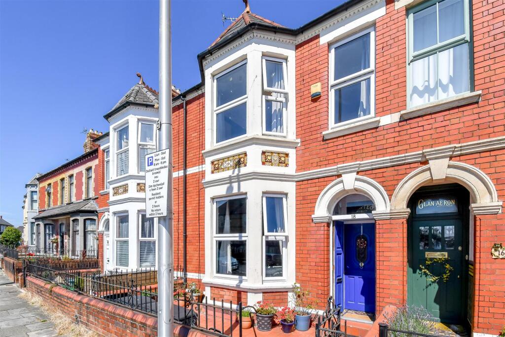 4 bedroom terraced house